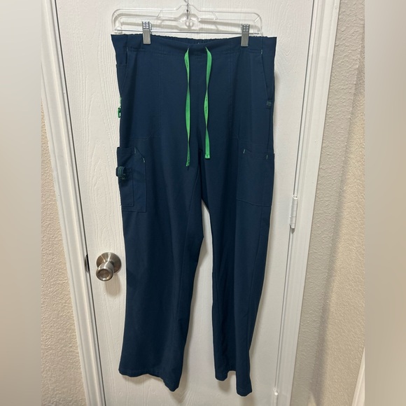 Carhartt Pants - Carhartt Navy FORCE CROSS-FLEX UTILITY BOOT CUT CARGO SCRUB PANT Size Medium
